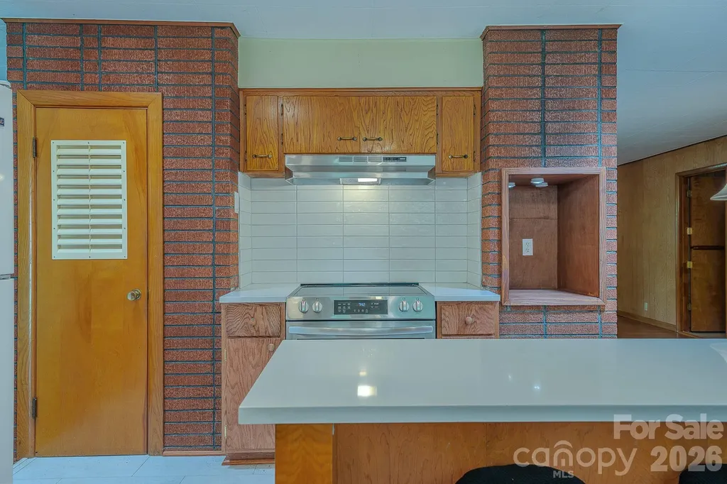 105 Alexander Avenue Swannanoa NC 28778