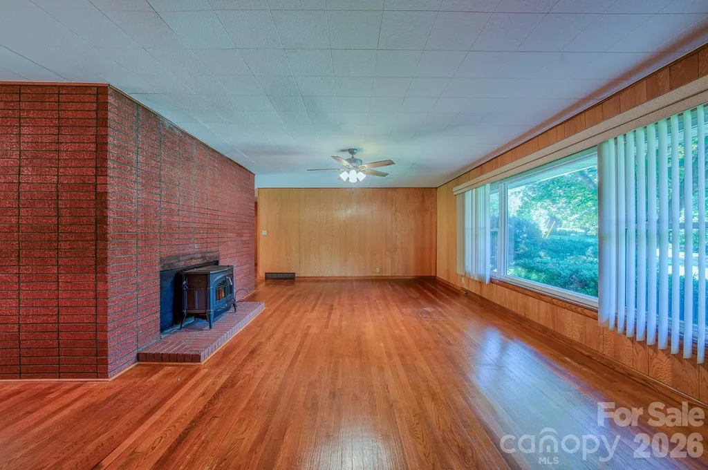 105 Alexander Avenue Swannanoa NC 28778