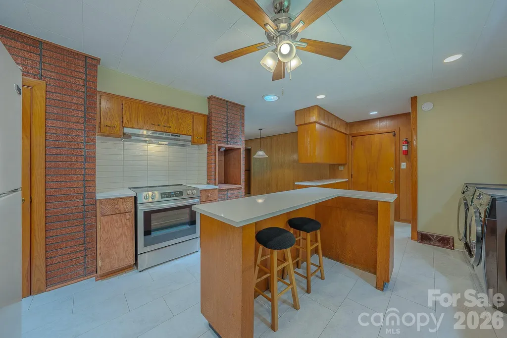 105 Alexander Avenue Swannanoa NC 28778