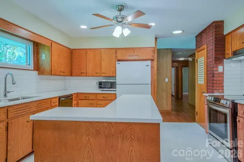 105 Alexander Avenue Swannanoa NC 28778