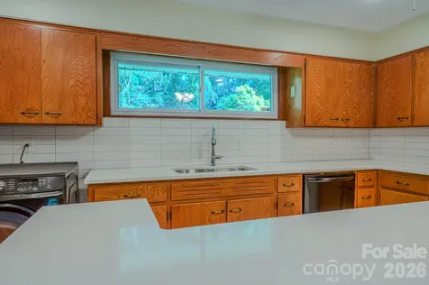 105 Alexander Avenue Swannanoa NC 28778