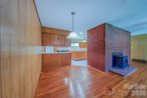 105 Alexander Avenue Swannanoa NC 28778