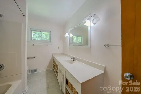 105 Alexander Avenue Swannanoa NC 28778