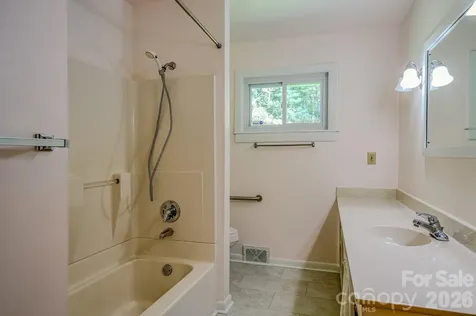 105 Alexander Avenue Swannanoa NC 28778
