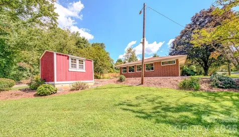 105 Alexander Avenue Swannanoa NC 28778