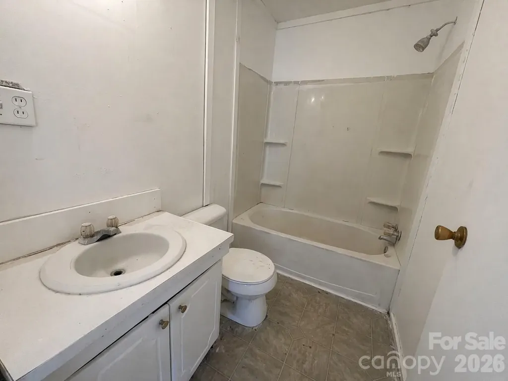 51 Robinson Street Waynesville NC 28786
