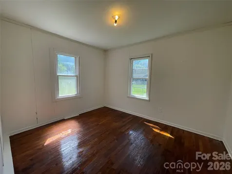 51 Robinson Street Waynesville NC 28786