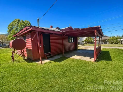 51 Robinson Street Waynesville NC 28786