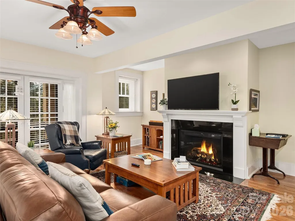 203 6th Avenue W Hendersonville NC 28739