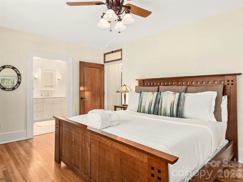 203 6th Avenue W Hendersonville NC 28739