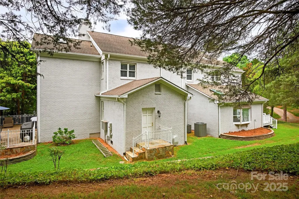 4141 Shattalon Drive Winston Salem NC 27106