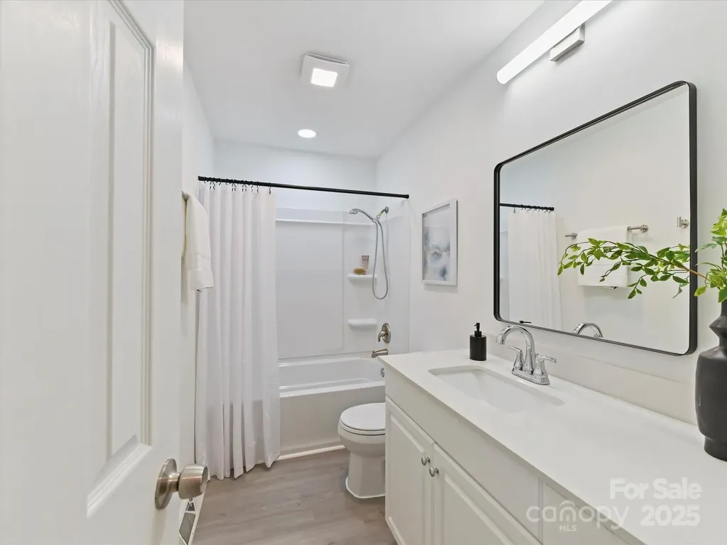 2508 Carrington Court Charlotte NC 28208