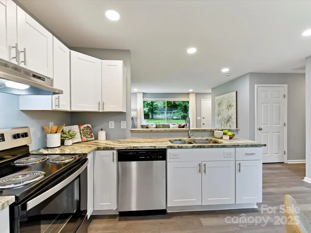 2508 Carrington Court Charlotte NC 28208