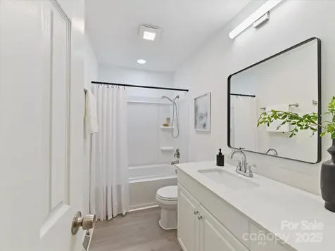 2508 Carrington Court Charlotte NC 28208