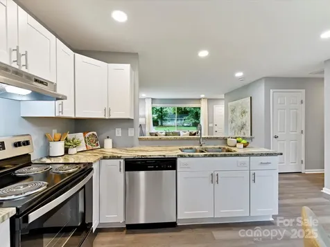 2508 Carrington Court Charlotte NC 28208