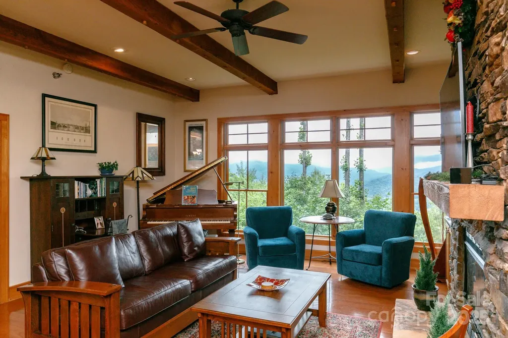 47 Creekside Way Burnsville NC 28714