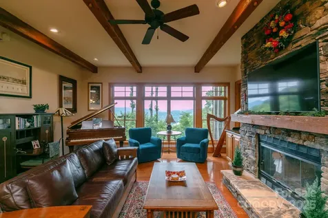 47 Creekside Way Burnsville NC 28714