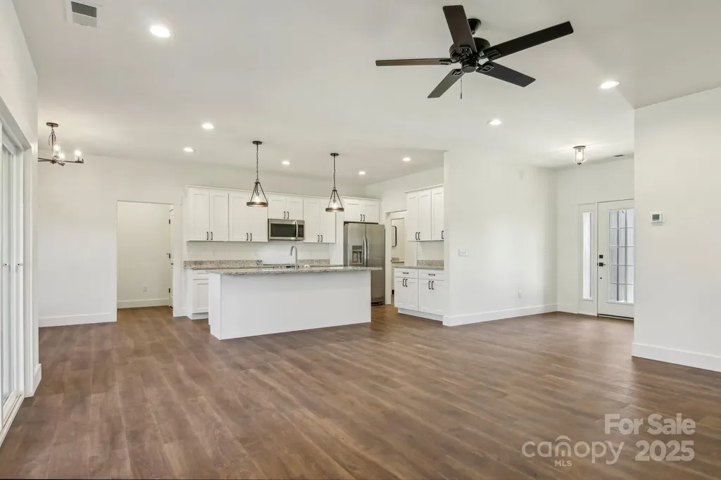 35 Haywood Park Drive Hendersonville NC 28791