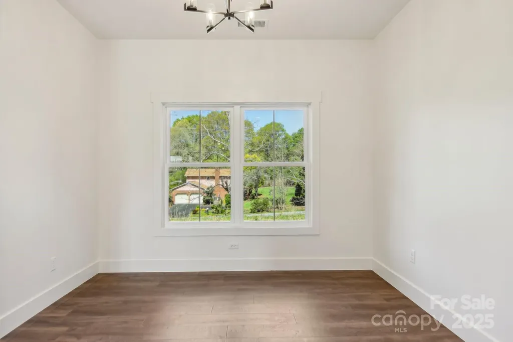 35 Haywood Park Drive Hendersonville NC 28791