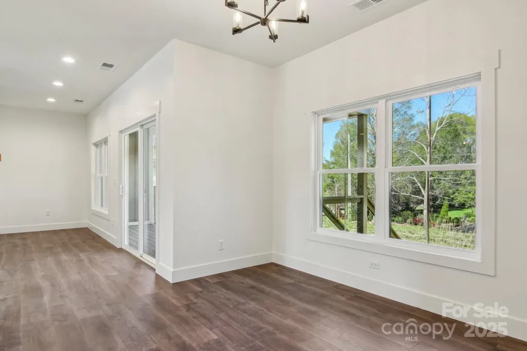 35 Haywood Park Drive Hendersonville NC 28791