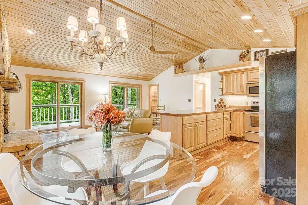 73 Oak Ridge Court Mars Hill NC 28754