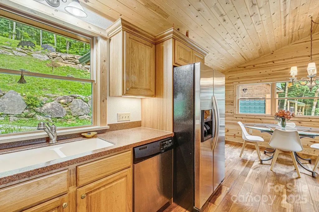 73 Oak Ridge Court Mars Hill NC 28754