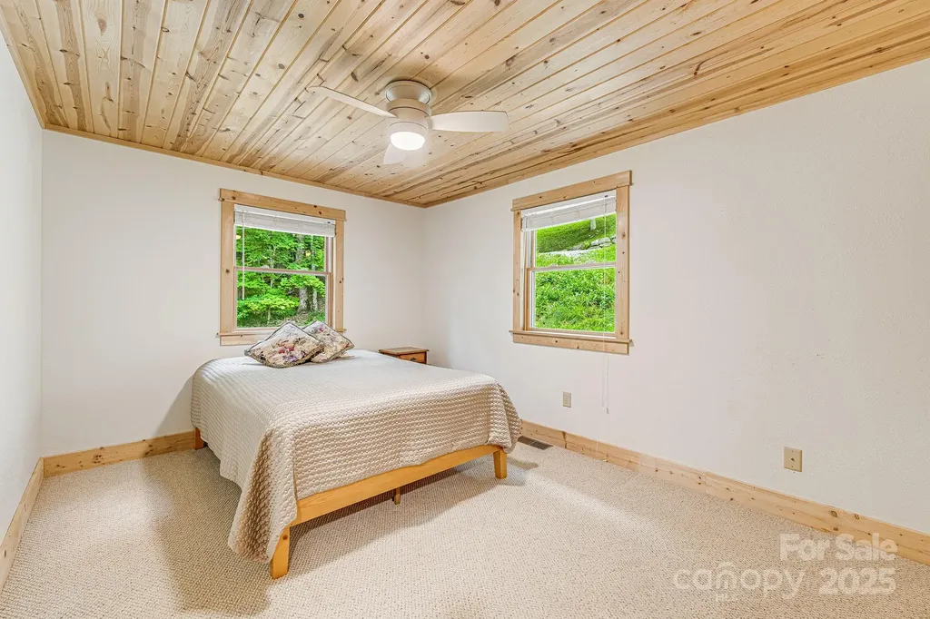 73 Oak Ridge Court Mars Hill NC 28754