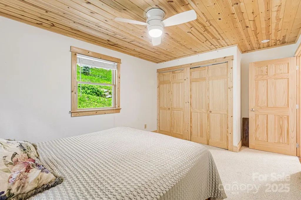 73 Oak Ridge Court Mars Hill NC 28754