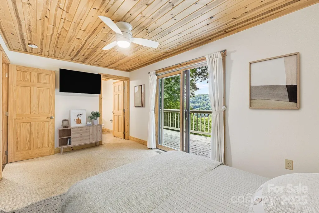 73 Oak Ridge Court Mars Hill NC 28754