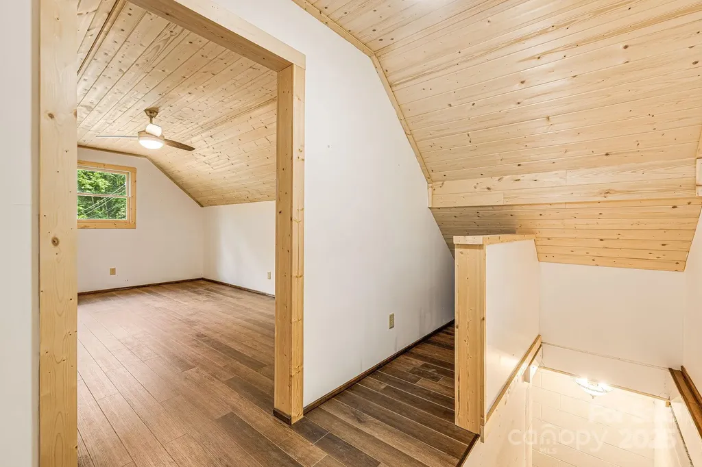 73 Oak Ridge Court Mars Hill NC 28754