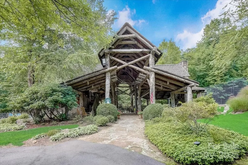 73 Oak Ridge Court Mars Hill NC 28754