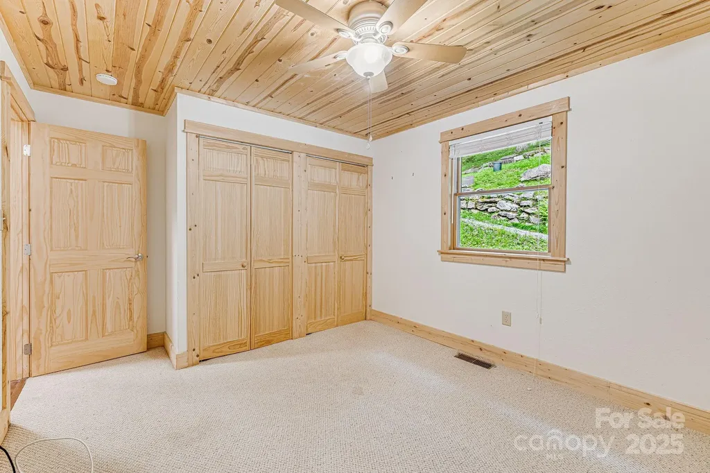 73 Oak Ridge Court Mars Hill NC 28754