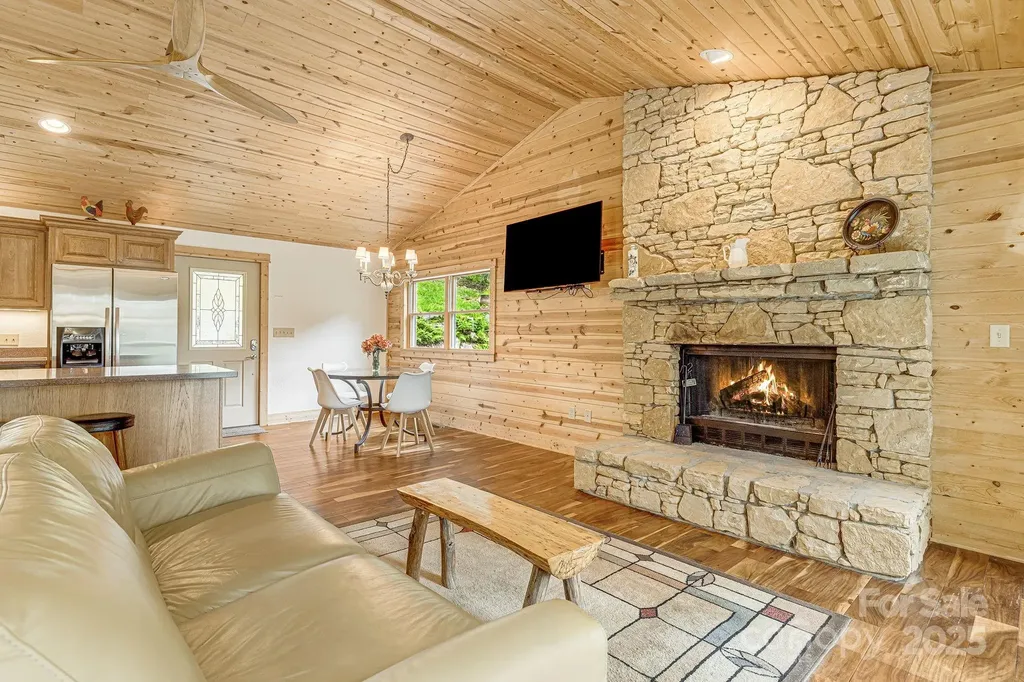 73 Oak Ridge Court Mars Hill NC 28754