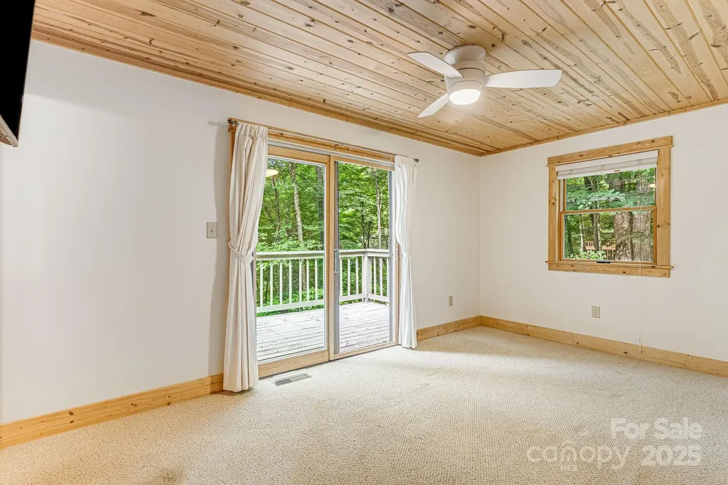 73 Oak Ridge Court Mars Hill NC 28754