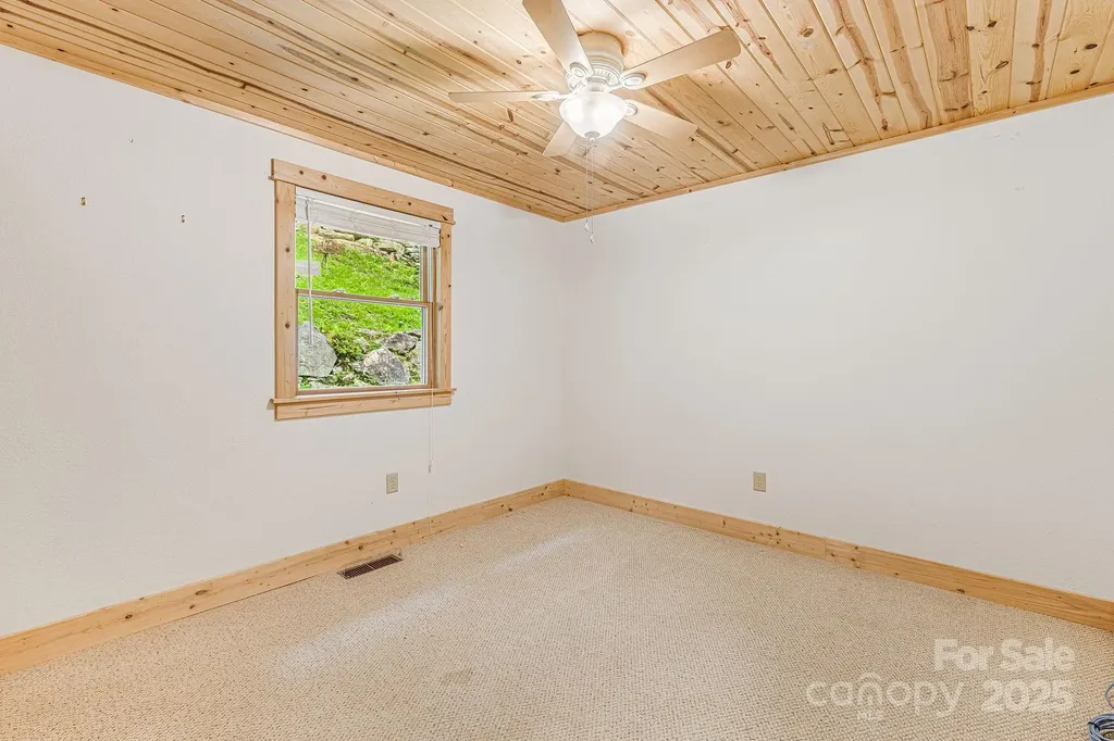 73 Oak Ridge Court Mars Hill NC 28754
