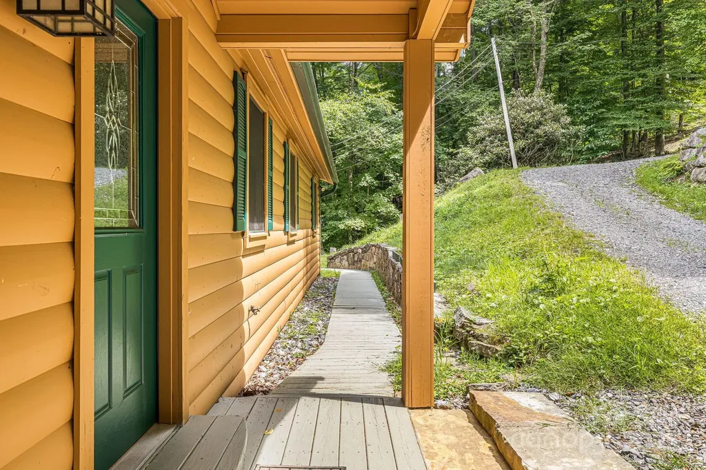 73 Oak Ridge Court Mars Hill NC 28754