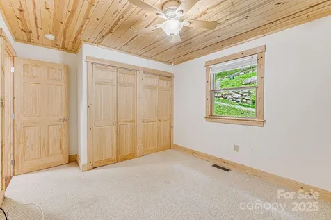 73 Oak Ridge Court Mars Hill NC 28754