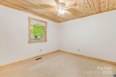 73 Oak Ridge Court Mars Hill NC 28754