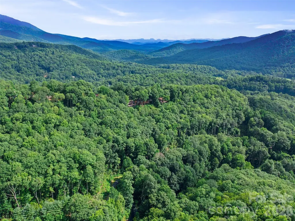 000 Falling Water Drive Burnsville NC 28714