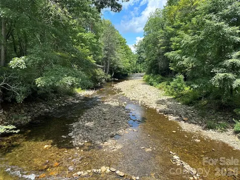 000 Falling Water Drive Burnsville NC 28714