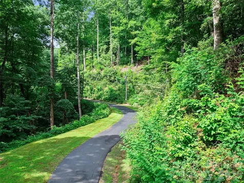 000 Falling Water Drive Burnsville NC 28714