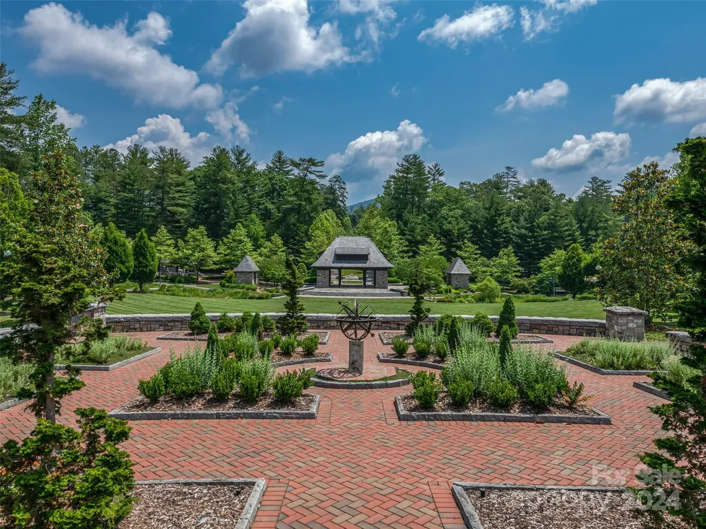128 Mirehouse Run Asheville NC 28803