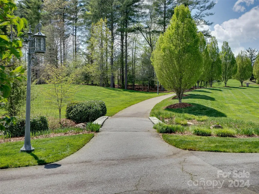128 Mirehouse Run Asheville NC 28803