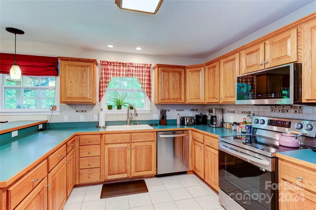 6 Majestic Trace Hendersonville NC 28739