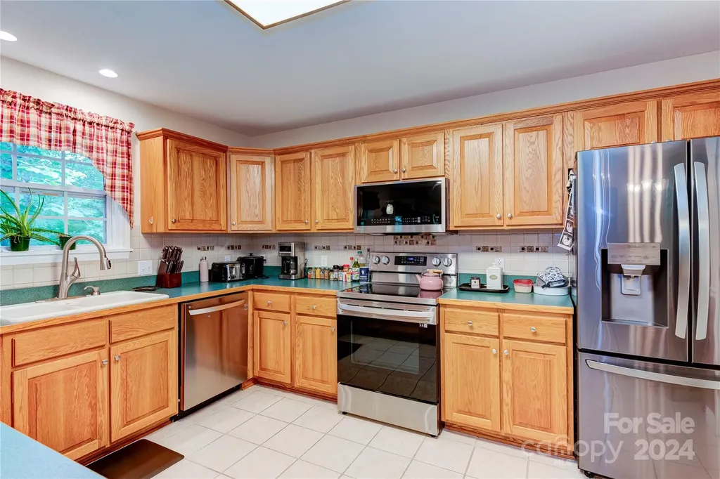 6 Majestic Trace Hendersonville NC 28739