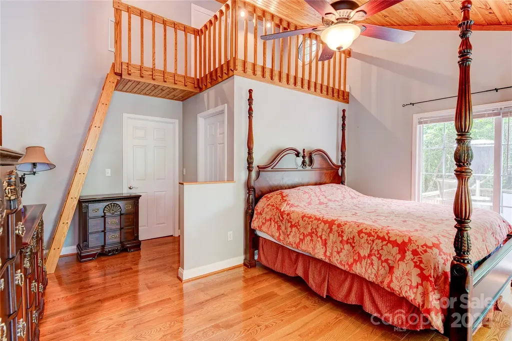 6 Majestic Trace Hendersonville NC 28739