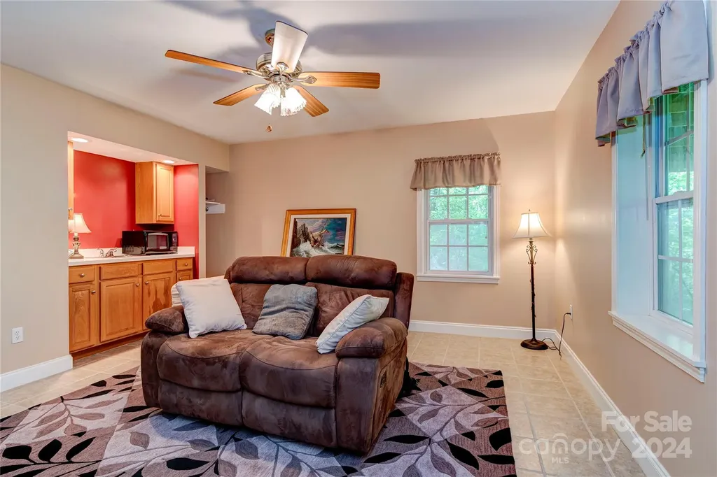 6 Majestic Trace Hendersonville NC 28739