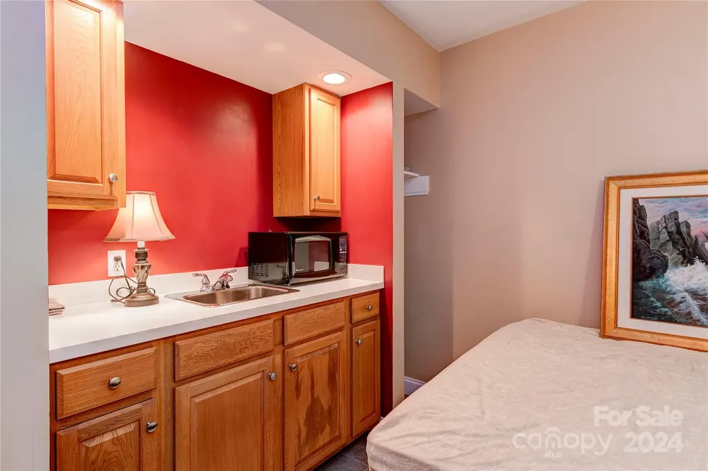 6 Majestic Trace Hendersonville NC 28739