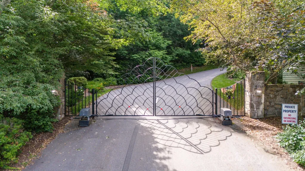 35 Twisted Trail Waynesville NC 28786