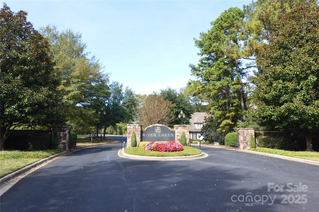 8013 Water View Drive Belmont NC 28012